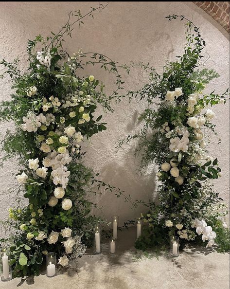 Asymmetrical Floral Arch Wedding, White And Green Wedding Arbor, Flower Columns Wedding Ceremony, Floral Pillars Wedding Ceremony, White Floral Pillars, Flower Pillars Wedding, Floral Pillars Wedding, Green Wedding Arch, Flower Columns