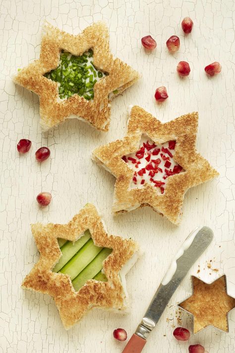 Christmas star sandwiches for Bento lunches Star Sandwiches, Healthy Christmas Snacks, Christmas Tea Party, Northern Star, Healthy Christmas, Xmas Food, Tea Sandwiches, Holiday Appetizers, Christmas Party Food