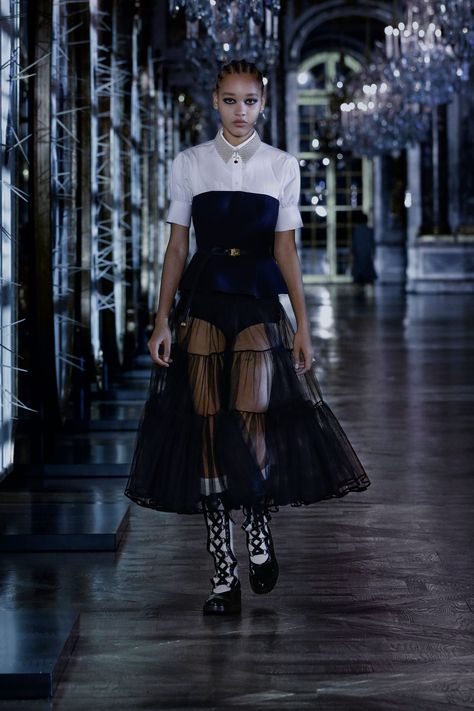 Dior Ready To Wear, Dior 2021, Dior Fashion Show, Couture Mode, Dior Fashion, Vogue Russia, Famous Fashion, Modieuze Outfits, Live Fashion