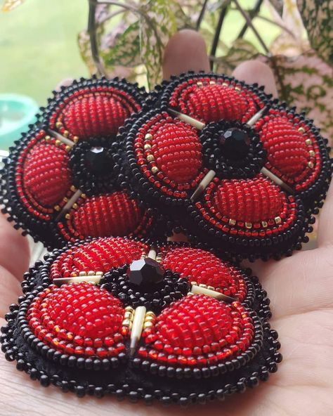 Beaded Poppies Pattern, Beaded Poppy Pattern Free, Beaded Poppy Pattern, Beaded Poppies, Beaded Poppy, Neon Earrings, Diy Beading, Native Beading Patterns, Beaded Things