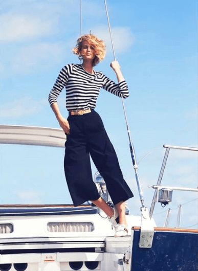 Do not choose a tacky outfit. Avoid tight skirts/shorts. Avoid high heels. Keep your outfit simple. Do not overdo your style. What To Wear On A Boat, Nautical Chic, Nautical Outfits, Boat Fashion, Toni Garrn, Boating Outfit, Sailor Fashion, Blonde Model, Sailing Outfit