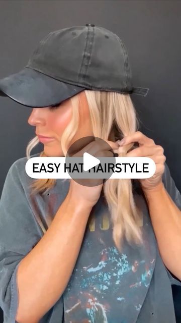 Sunhat Hairstyle Beach Hats, Pigtails With Hat, Hairstyles For Cowboy Hats, Hat Hairstyles Medium Length, Hairstyles With A Hat, Cute Hat Hairstyles, Hairstyles With Hats, Hairstylist Education, Adele Hair