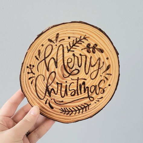 Woodburning Christmas Gift Ideas, Woodburning Ideas Christmas, Pyrography Christmas Decorations, Wood Burn Art Ideas, Christmas Pyrography Ideas, Wood Burning Ideas Christmas, Pyrography Christmas Ornaments, Christmas Woodburning Ideas, Wood Burning Christmas Ideas