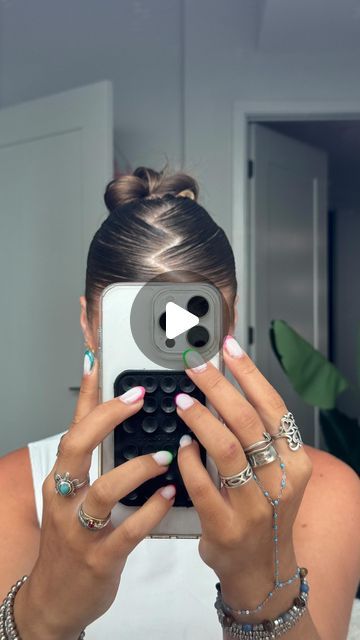 ☆ k a y l a ☆ on Instagram: "zig zag bun tutorial ⚡️🩶 this voiceover was so fun i love this trend😭  #hairinspo #hairtutorial #hairtrends #slickback" Zig Zag Bun Tutorial, Cute Slickback Hairstyle, Zig Zag Slick Back Bun, Zig Zag Half Up Half Down, How To Do A Zig Zag Part In Hair, Zig Zag Part Slick Back, How To Do Zig Zag Hair Part, Zig Zag Slick Back, Slick Back Hair Ideas