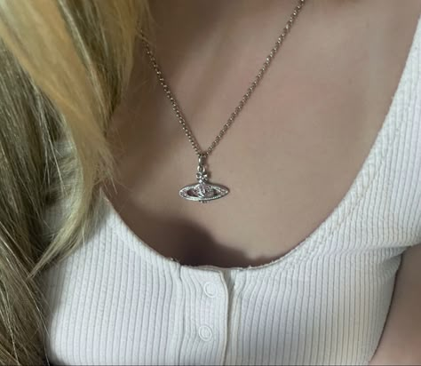 Vivviene Weatwood Necklace, Vw Necklace, Silver Necklace Outfit, Vivienne Westwood Necklace, Westwood Necklace, Vivienne Westwood Jewellery, Pinterest Crafts, Expensive Jewelry Luxury, Princess Jewelry