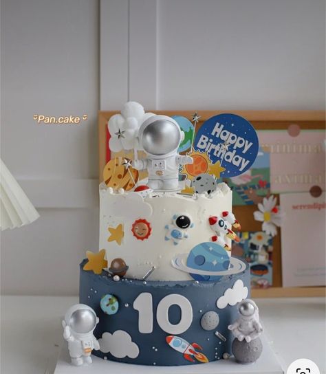 Astronaut Theme Birthday Cake, Space Cake Theme, Space Bday Cake, Universe Birthday Cake, Universe Birthday Theme, Space Theme Cakes, Space Birthday Cake Boys, Space Cakes Kids Boy Birthday, Space Theme Cake Kids