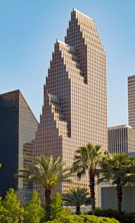 For Its Next Trick, Bank of America Center Will Completely Digest the Secret Building It Swallowed 35 Years Ago... Philip Johnson Architecture, Postmodern Architecture, Post Modern Architecture, 1980s Art, Bank Building, Outdoor Space Design, Philip Johnson, Downtown Houston, Pergola Designs