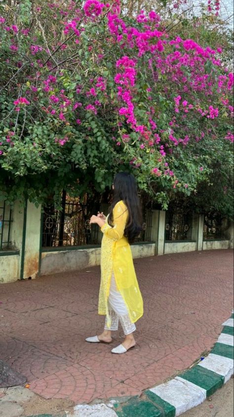 Girls Dpz Stylish, Embroidery Kurti, Chikankari Embroidery, Stylish Aesthetic, Face Aesthetic, Boutique Design, Girls Dpz, In London, Yellow