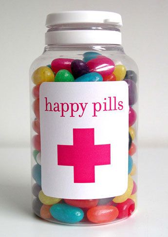 Nurse Party, Pill Bottles, Cadeau Diy, Happy Pills, Grad Parties, Raising Kids, Jelly Beans, Gag Gifts, Homemade Gifts