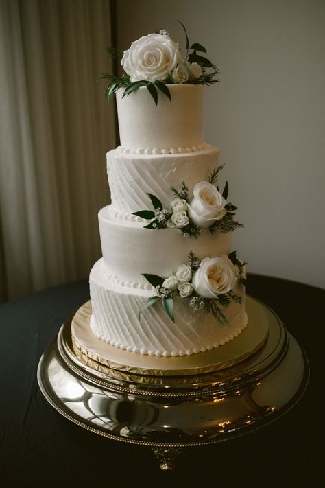 Wedding Cakes For 40 People, Cake Designs Three Tier, Wedding Cake Ideas 4 Tier, 3 Teir Wedding Cake Elegant, Classic 3 Tier Wedding Cake, 3 Tier Wedding Cakes Simple Elegant, 4 Tiered Wedding Cakes, Two Tier Wedding Cake Designs, 3 Teir Wedding Cakes