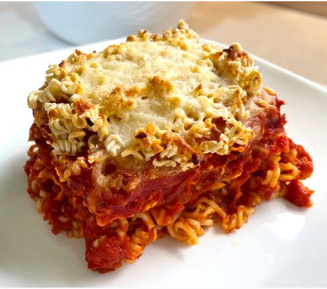 Ramen Lasagna, Ramen Recipes Easy, Noodle Casserole Recipes, Trendy Tiktok, Baked Lasagna, Tiktok Recipes, Ramen Noodle Recipes, Recipes From Around The World, Instant Ramen