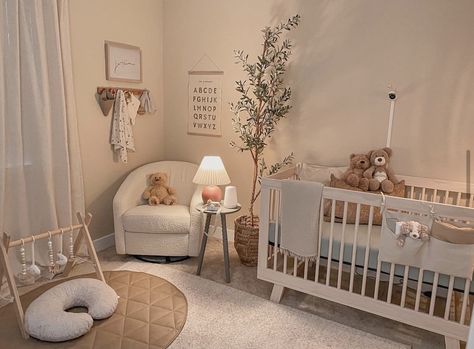 Small Baby Room, Cozy Baby Room, Baby Nursery Inspiration, Baby Room Organization, Baby Room Themes, Baby Room Neutral, Baby Boy Room Decor, Nursery Room Design