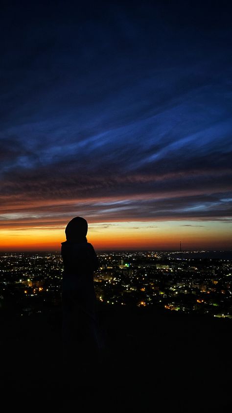 Lanscape Photoshoot Aesthetic, Female Anime Characters, Muslimah Photography, Fesyen Islam, Hijab Dp, Pretty Wallpapers Tumblr, Hand Photography, Sky Photography Nature, Profile Pictures Instagram