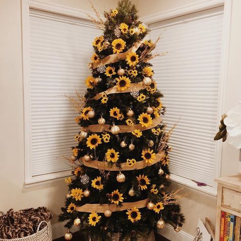 Fall Christmas Tree, Sunflower Tree, Sunflower Christmas, Floral Christmas Tree, Boho Christmas Tree, Thanksgiving Tree, Unicorn Christmas, Christmas Cracker, Tree Themes