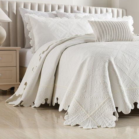 Coverlet bedding ideas