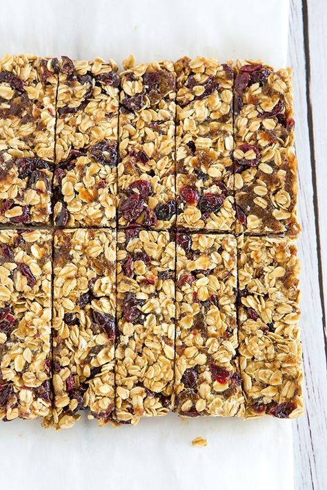 Brown Eyed Baker, No Bake Granola Bars, Baked Granola, Lunchbox Treats, Granola Recipe Bars, Homemade Granola Bars, Granola Bar, Lunch Box Snacks, Honey Oatmeal