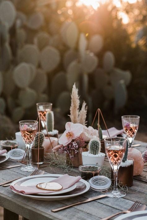 Overwhelmed by the options when it comes to choosing your wedding decor? We've rounded up a selection of pieces so pretty you'll want them in your home! Boho Desert Wedding, Whimsical Wedding Inspiration, Table Rose, Boho Desert, Cactus Wedding, Rustic Wedding Decorations, Bohemian Wedding Decorations, Cowboy Wedding, Spring Centerpiece