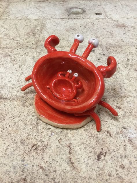 Crab Clay Sculpture, Clay Workshop Ideas, Ceramics Creatures, Menstruation Crustacean, Crab Ceramic, Clay Crab, Baby Crab, Clay Workshop, Clay Pinch Pots