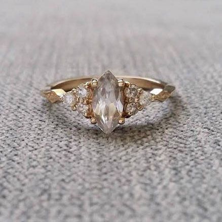 We love engagement rings as much as the next girl, so we’ve rounded up 22 vintage engagement rings that are charming us HARD right now. These antique and vintage-inspired engagement rings are full of intricate details, some with floral designs and Art Deco motifs perfect for the vintage bride. Early Victorian vintage w Antique Engagement Rings Victorian, Rings To Make, Victorian Engagement Rings, Antique Engagement Ring, Wedding Rings Solitaire, Dream Engagement Rings, Antique Engagement, Wedding Rings Unique, Wedding Rings Vintage