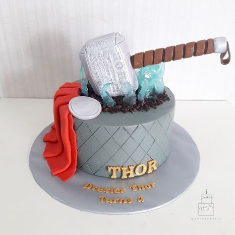 Thor Cake Ideas, Thor Hammer Cake, Hammer Cake, Thor Cake, Cake Ideas For Men, Marvel Avengers Cake, Cake Simple, Thor Hammer, Kids Cakes