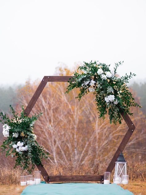 Octagon Wedding Arch Lights, Hexagon Wedding Arch Flowers, Octagon Arbor, Wedding Arch Hexagon, Ceremony Arch Wedding, Arch Wedding Decor, Hexagon Wedding Arch, Rustic Wedding Arch, Wedding Decor Ceremony