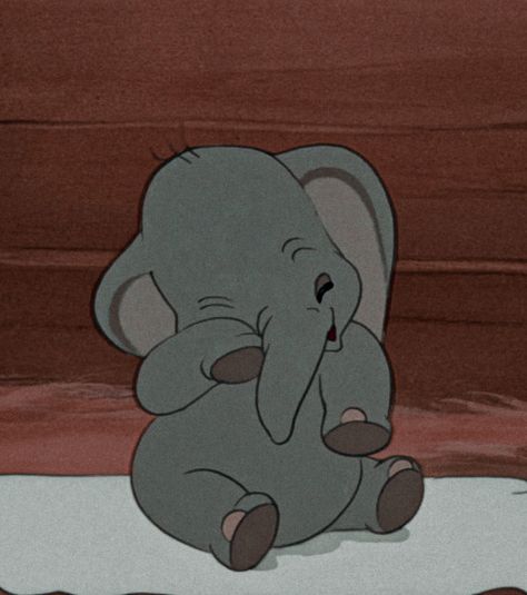 Disney Characters Asthetics Photos, Disney Animals Characters, Disney Asthetics Photos Cartoon, Disney Cartoon Characters Aesthetic, Disney Lover Aesthetic, Disney Classics Aesthetic, Dumbo Wallpaper Aesthetic, White Disney Aesthetic, Disney Character Aesthetic