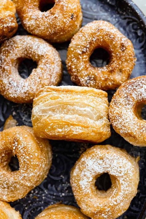 Easy Homemade Cronuts Recipe | The Recipe Critic Homemade Cronuts Recipe, Crawler Donut Recipe, Cronut Recipe Puff Pastry, Cronut Recipe From Scratch, Glee Party, Cronuts Recipe, Roommate Experiment, Cronut Recipe, Horror High