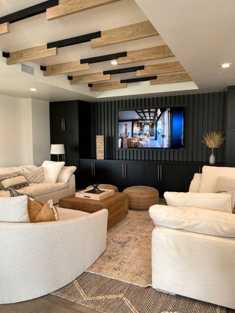 Family Room Downstairs, One Room Basement Ideas, Movie Lounge Room, Family Loft Ideas Upstairs Cozy, Black And Cream Basement, Basement Inspo Cozy, Dark Colored Basement, Home Rec Room, Slat Wall Basement