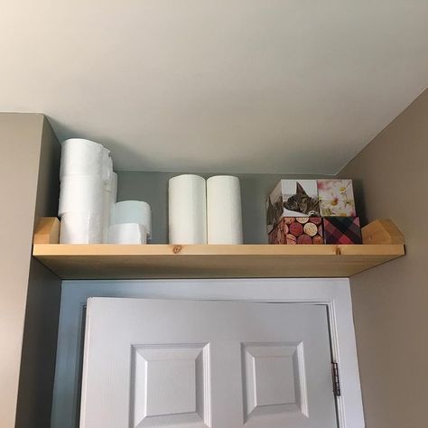 John the Schreiner sur Instagram : « Project 2 of this weekend done. Small shelf above the bathroom door to store assorted paper products. #woodworking #woodwork #plywood… » Above The Bathroom Door Storage, Shelf Above Bathroom Door, Above Cabinet Shelf, Bathroom Shelf Above Door, Over Door Frame Shelf, Above Door Shelves, Storage Above Doorway, Shelving Above Doorway, Above The Door Storage