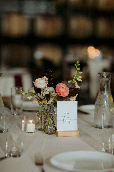 Simple Wedding Decor Table, Wedding Table Centerpieces Bud Vases, Bud Vase Cluster Centerpiece, Minimalist Floral Centerpieces, Simple Floral Wedding Decor, Bud Vases And Votives Wedding, Bud Vase Wedding Centerpieces, Small Bud Vases Centerpiece, Bud Centerpiece Wedding