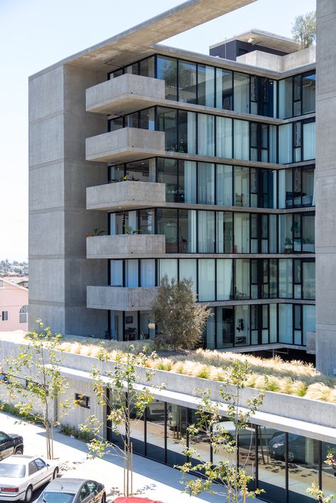 Facade Composition, Apartment Building Exterior, Concrete Apartment, Apartment House, Rooftop Patio, Apartment Architecture, Commercial Building, Natural Ventilation, Row House