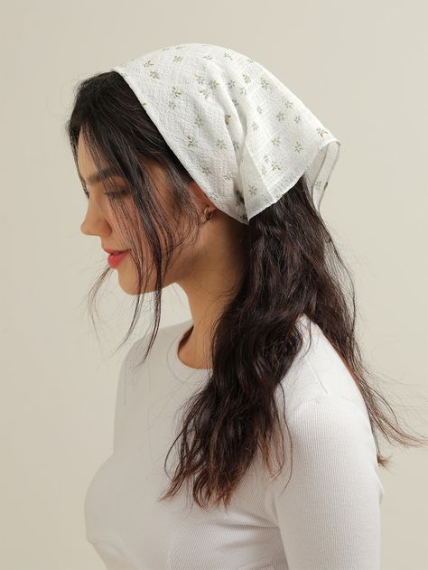 White Hair Bandana, Hair With Handkerchief, Flower Accessories For Hair, White Bandana Hairstyles, Headcovering Hairstyles, Shein Hats, Head Handkerchief, Hair Band Styles, Hair Band Outfit