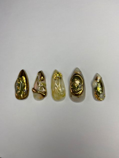 Christmas nail inspo, gelx gold and green nails Deep Green Nails With Gold, Green Nails Metallic, Nails For Gold Jewelry, Gold Green Nails, Gold And Green Nails, Green Gold Nails, Green And Gold Jewelry, Green And Gold Nails, Christmas Nail Inspo