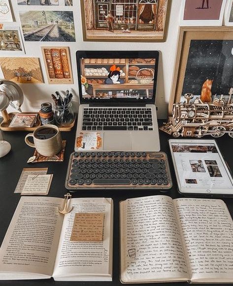 Teach From Home Office, Desk Organisation Student, Study Desk Organization, Studio Marketing, Deco Studio, Desk Inspiration, Study Organization, Study Room Decor, Study Motivation Inspiration