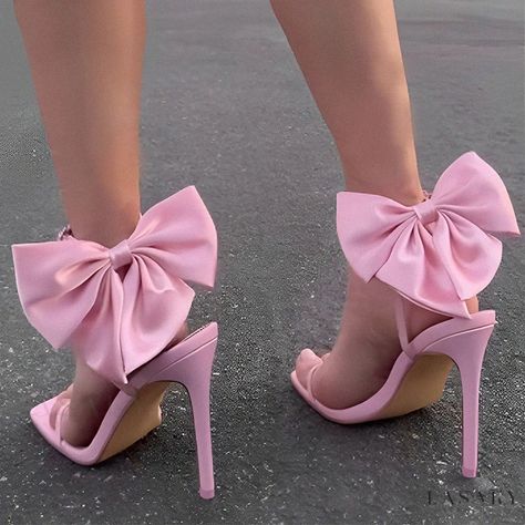 Black heels with bow