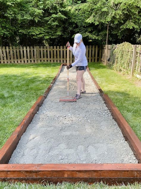 How to build a backyard DIY bocce ball court / horseshoe pit in a weekend for fun-filled outdoor gatherings. Diy Bocce Ball Court, Bocce Court Backyard, Bocce Ball Court, Diy Yard Games, Bocce Court, Bocce Ball, Summer Backyard, Backyard Renovations, Yard Project