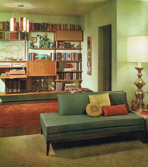 Interior Decoration A to Z from Betty Pepis 1965 | Susana López García | Flickr 1960s Living Room, 1960s Interior, Sala Vintage, 60s Interior, Casa Retro, Furnitur Ruang Keluarga, 70s Interior, 1960s Home, Living Tv