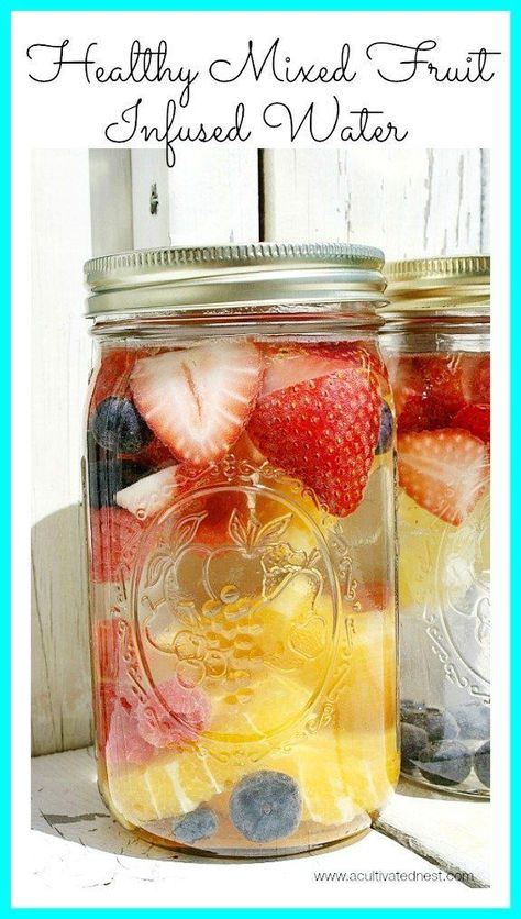 Drinking water is important for your health! How to make this refreshing and delicious mixed citrus-berry infused water. Frozen Fruit In Water, Berry Infused Water, Jar Drinks, Water Infusion, Pretty Presentation, Flavored Waters, Infused Waters, Fruit Infused Water Recipes, Friday Movie