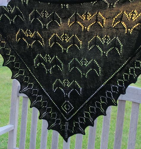 Knitting Shawl Patterns Free, Bat Shawl, Knitting Shawl Patterns, Shawl Patterns Free, Free Knit Shawl Patterns, Knitting Shawl, Knitting Things, Knitted Projects, Lace Shawls