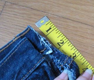 Resize Clothes, Jeans Alterations, Jean Refashion, Jean Upcycle, Pants Pattern Free, Altering Jeans, Patched Denim Jeans, Denim Bag Patterns, Patchwork Clothes