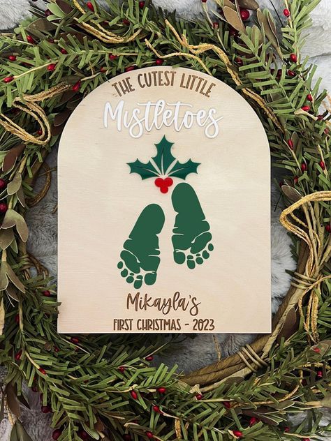 Little Feet, Big Impressions: Baby Footprint Keepsakes Christmas Crafts With Baby Footprints, Gifts For Grandpa From Baby, Christmas Gifts Made By Baby, Baby Feet Mistletoes, First Christmas Footprint Craft, Baby Homemade Christmas Gifts, Christmas Baby Decorations, Baby Footprint Pumpkin, Christmas Craft Baby Footprint