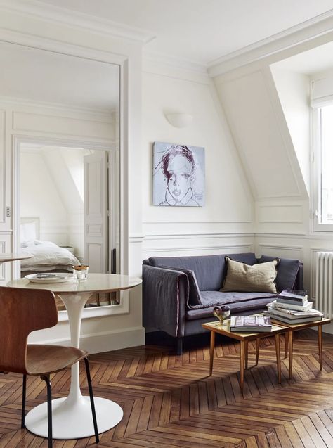 Paris Interior Design Parisian Apartment, Small Apartment Paris, French Apartment Interior, Small Paris Apartment, French Style Apartment, Paris Apartment Interiors, Parisian Living Room, Parisian Apartment Decor, Interior Design Apartment Small