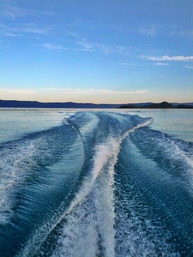 Bear lake boating - Seatech Marine Products & Daily Watermakers Boats Photography, Cruise Aesthetic, Vacation Poses, Boating Life, Boat Wake, Lake Boating, Lake Boats, Boat Days, Big Yachts