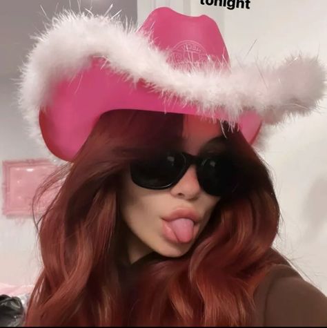 Nessa Barrett Selfie, Nessa Barrett Instagram, Nessa Barrett Icon, Nessa Barrett Tiktok, Maroon Hair, Nessa Barrett, Cowgirl Hat, Baby Cowboy, Hat Baby