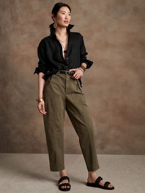 Saw this on Banana Republic: Luxury Relaxed Fit Shirt For Business Casual, Affordable Workwear T-shirt For Fall, Black Khaki Pants Women, Casual Linen Shirts Women, Womens Untucked Shirt, Linen Casual Dress Shirt, Linen Clothes Shirt, Styling Oversized Button Up Shirt Linen, Travel Pants Banana Republic