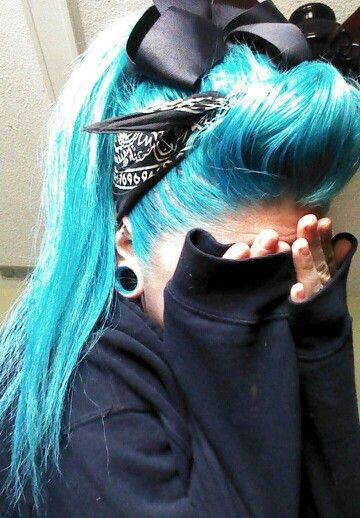 atomic turquoise manic panic #trashley666 Atomic Turquoise Hair, Atomic Turquoise Manic Panic, Turquoise Hair Dye, Anti Eyebrow Piercing, Anti Eyebrow, Scene Bangs, Lumpy Space, Punk Disney, Turquoise Hair