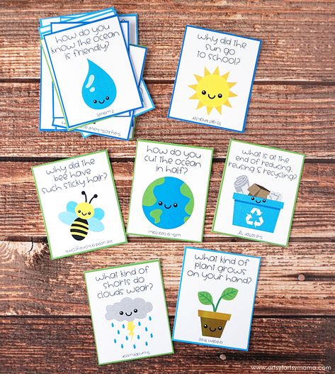 Earth Day Lessons, Elementary Earth Science, Earth Science Middle School, Kid Friendly Jokes, Ochrana Prírody, Earth Science Projects, Earth Science Activities, Earth Science Lessons, Recycling Activities