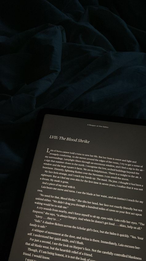 #reading #happy #ipad #aesthetic Ipad Book Reading Aesthetic, Ipad Book Reading, Ipad Kindle Aesthetic, Reading Online Aesthetic, Reading On Phone Aesthetic, Online Reading Aesthetic, Digital Reading Aesthetic, Reading Fanfiction Aesthetic, Ipad Book Aesthetic