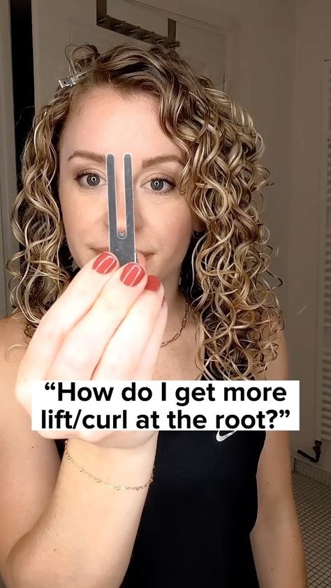 Root Clipping, Squish To Condish, Hair Volume Clips, Curl Clumps, Curly Hair Techniques, Curly Hair Advice, Curly Hair Dos, Root Volume, Perfect Curly Hair