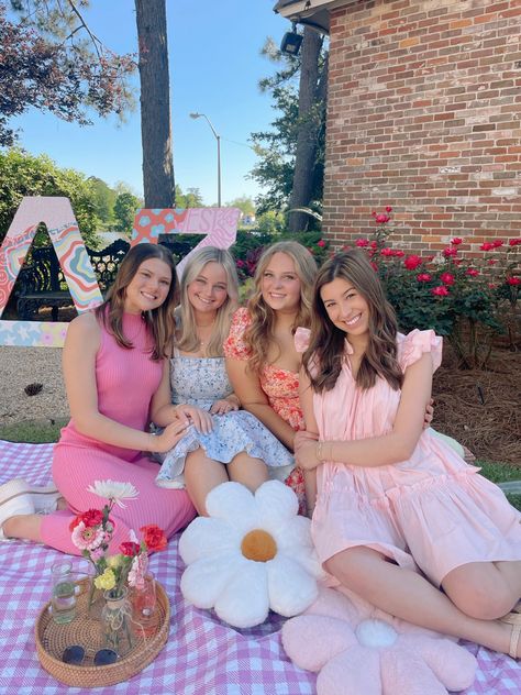 In Full Bloom Sorority, Sisterhood Round Recruitment, Sisterhood Round, Sisterhood Events, Kappa Delta Chi, Team Photoshoot, Sorority Themes, Flowery Tops, Recruitment Themes